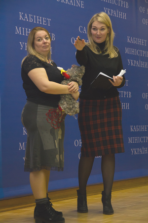  MP Mariia Ionova, takes part in the theater performance.  photo credit:     Alexander Alfyorov/UN Women