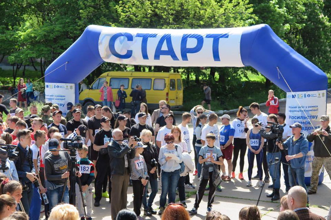 Preparing for the start of the race, Kramatorsk, May 13, 2017. Photo credits: UN Women/Oleksandr Bai