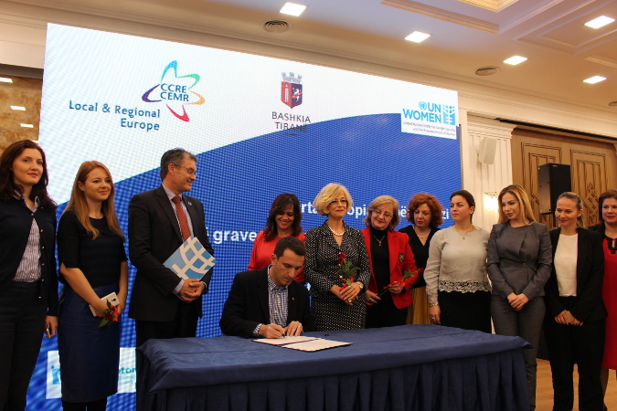 Mayor of Tirana Erion Veliaj signing the Charter for Equality​. Photo by: UN Women Albania/Yllka Parllaku
