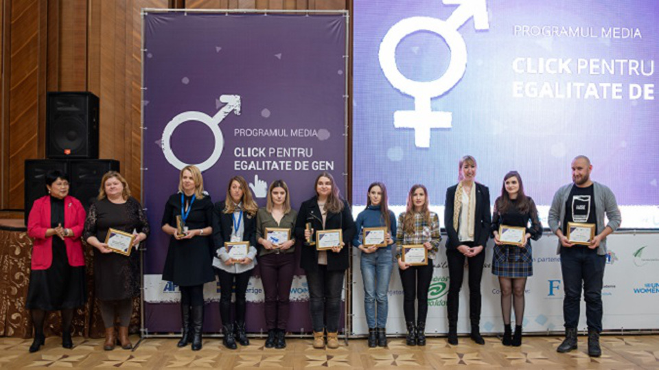   Journalists who promote gender equality have been awarded. Photo: UN Women Moldova/ Ramin Mazur