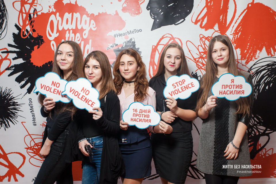 Three hundred school students from Luhansk and Donetsk oblast participated at the Orange the World: Teens Against Violence series of events in Luhansk, Donetsk and Zaporizhzhia regions organized by the Zaporizhzhia oblast charitable foundation “Child’s Smile” and UN Women Ukraine. Photo credit: UN Women/Anastasia Tiurmenko