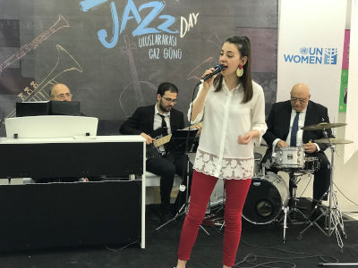 Syrian and Turkish women of the SADA Center gathered for the International Jazz Day event. Photo: Pinar Alkan Yarikkaya