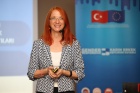Elisabeth Klatzer provides technical advice on gender-responsive planning and budgeting in Türkiye. Photo: UN Women Türkiye