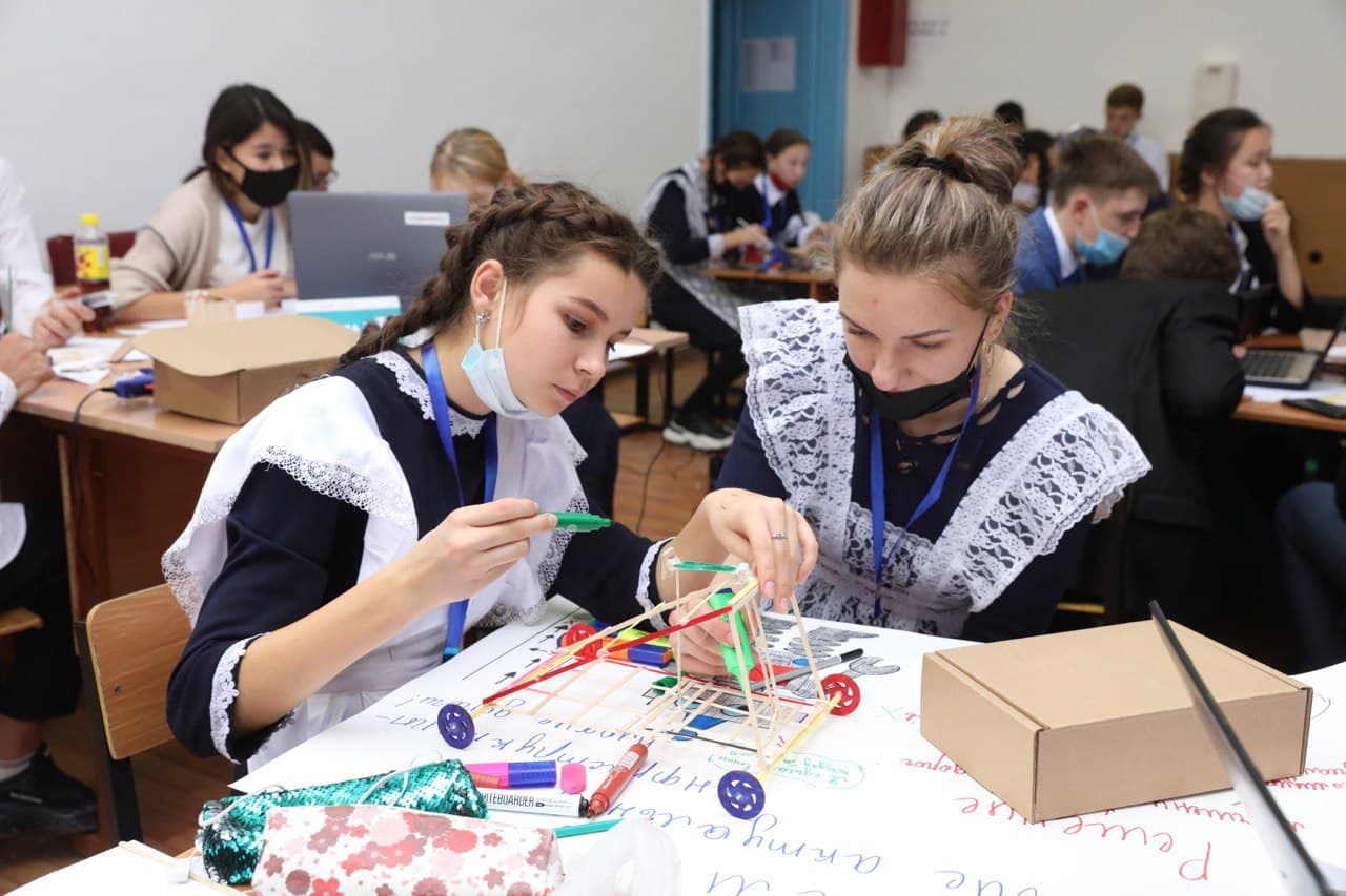 UN Women and the Ministry of Foreign Affairs of Kazakhstan launched a STEM School to strengthen the skills of young women from East Kazakhstan and Kyzylorda regions. Photo: Caravan of Knowledge