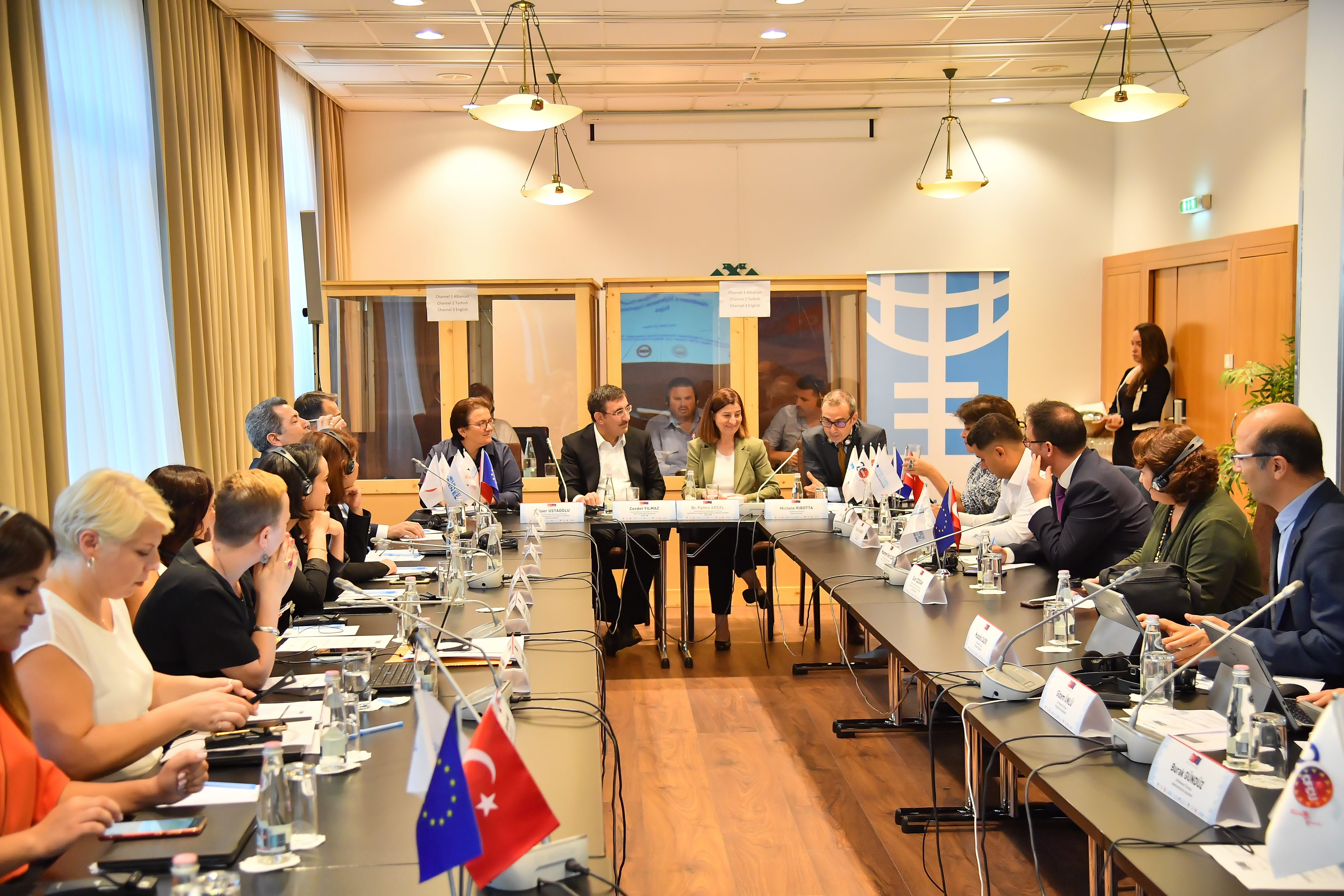 High-level officials from Türkiye and Albania discuss and exchange knowledge on how gender-responsive budgeting is implemented in both countries. Photo: UN Women/Edi Pagria.