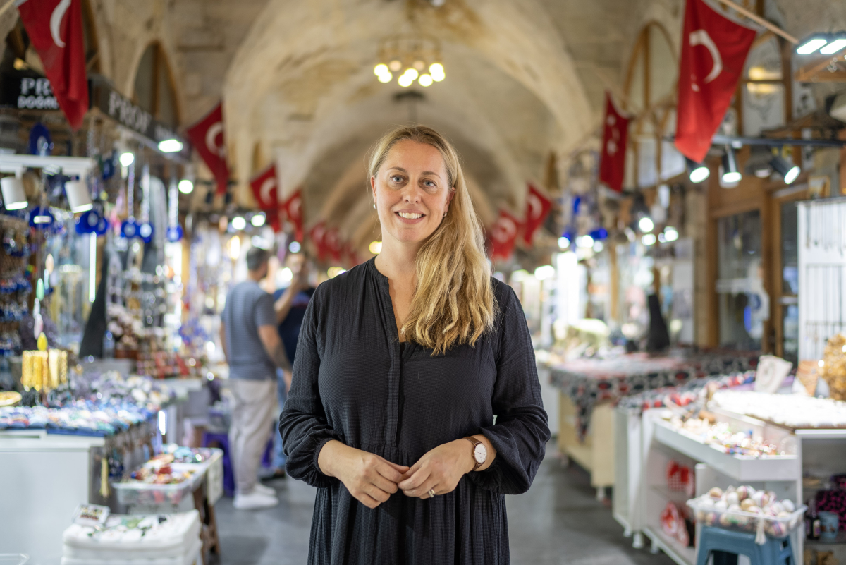 Stella Samuelsdottir, Executive Director at UN Women Iceland visits Gaziantep’s old bazaar. 