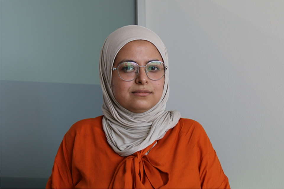 Lama Aljaradi, a Syrian-Turkish national working on civil society engagement and partnerships with UN Women Arab States’ Syria Programme in Gaziantep, Türkiye. Photo: UN Women/Erman Fermanci