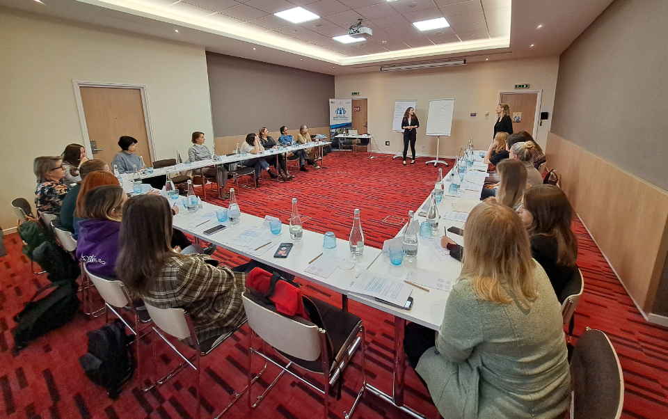Representatives of women’s organisations involved in the Ukraine crisis response enhance their knowledge and skills in humanitarian negotiations
