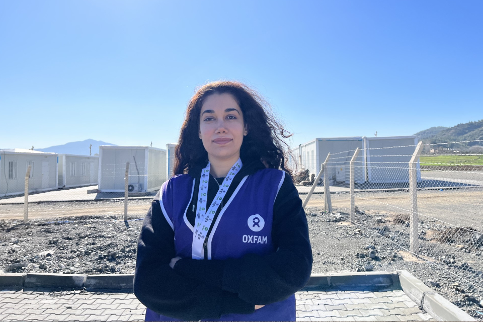 Seda Karakuş works at OXFAM-KEDV center in the container city in Islahiye, a district of Gaziantep, Türkiye. 