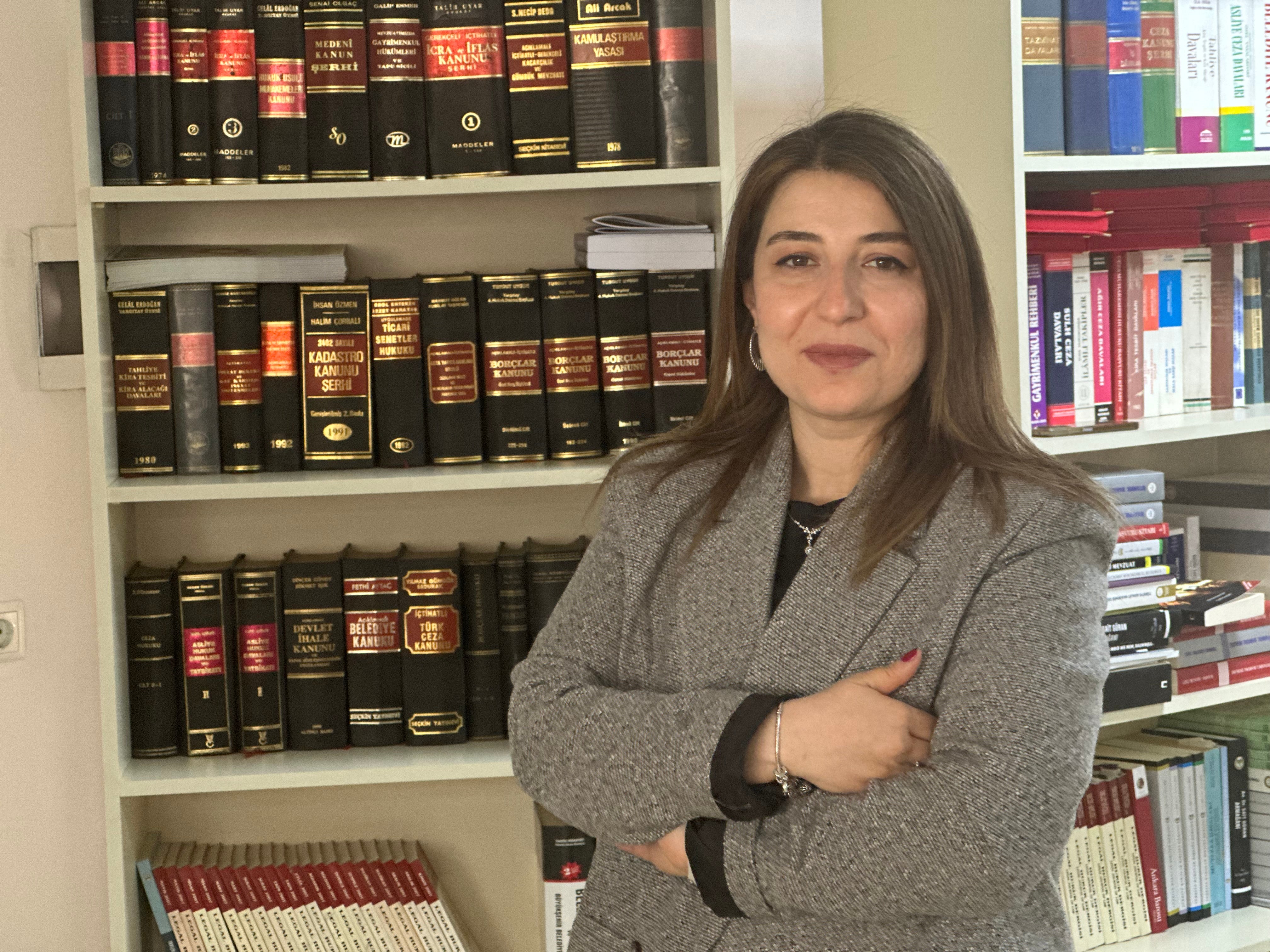 Lawyer Duygu Hanlıoğlu Levent at the Malatya Bar Association. Photo: UN Women / Ebru Demirel