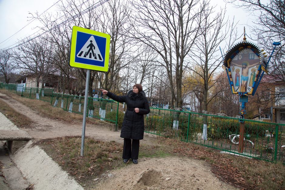 Moldova woman councillor slows traffic and saves lives 10 960x640