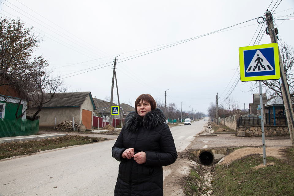 Moldova woman councillor slows traffic and saves lives 9 960x640