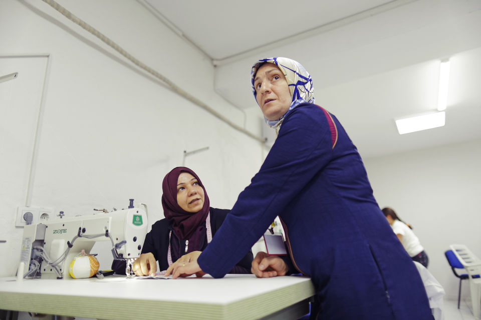 Delal joins vocational training course at the SADA Women’s Empowerment and Solidarity in Center. Here, she learns and produces together with her Turkish, Syrian and Afghan friends. Photo: UN Women/ Tayfun Dalkılıç 