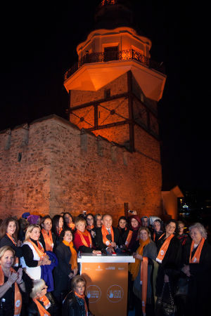 Istanbul goes orange website 4 vertical 400x267