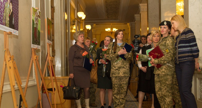 Mothers in Ukraine’s armed forces face particular discrimination