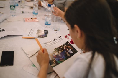 A summer school teaches Roma women and men from Moldova about gender equality and their rightsPhoto: UN Programme “Women in politics”/ Ramin Mazur