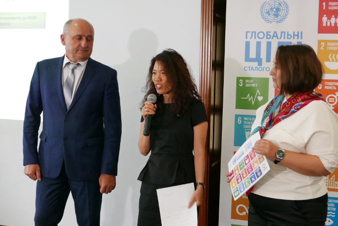 Mr. Volodymyr Shyrma, the First Deputy Head of the Zhytomyr Oblast Council, Ms. Van Nguyen, Director of the UN RC Office and Ms. Galyna Meshcheryakova Photo: UN Women