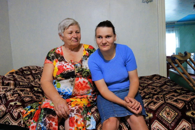 Tetiana Rozdymakha with her mother, September 2017 Photo: UN Women/Eugenia Kuznetsova