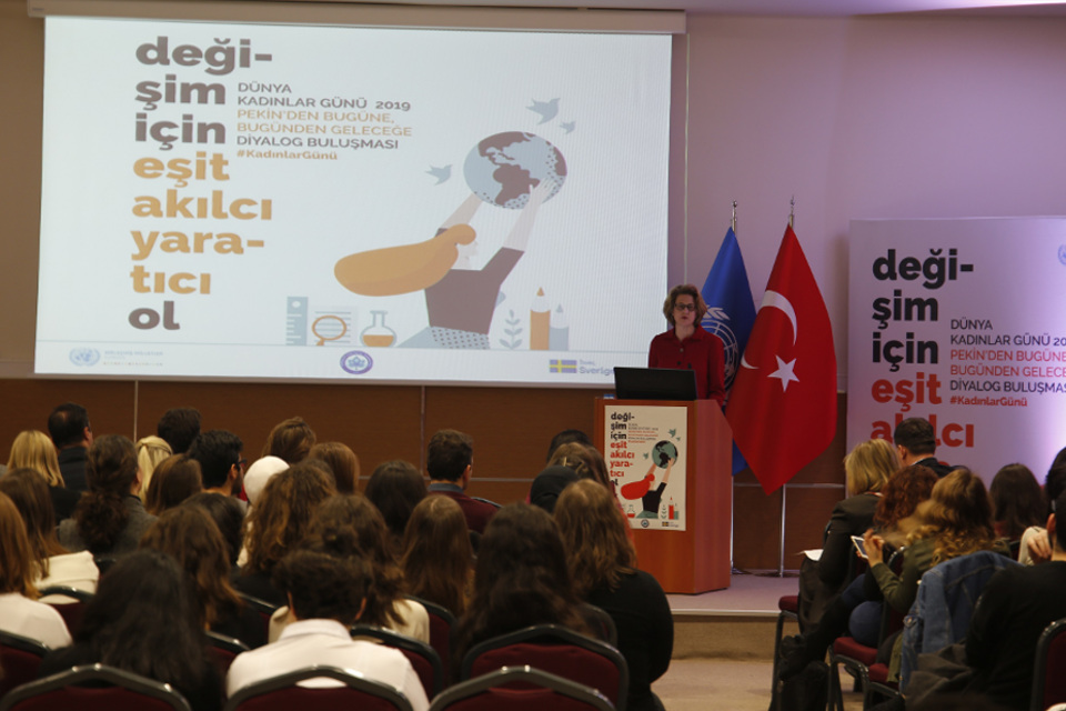 Annika Molin Hellgren, Ambassador, Embassy of Sweden in Ankara addresses the university and high school students. Photo Credit: Aykut Aytaç – Tayfun Dalkılıç