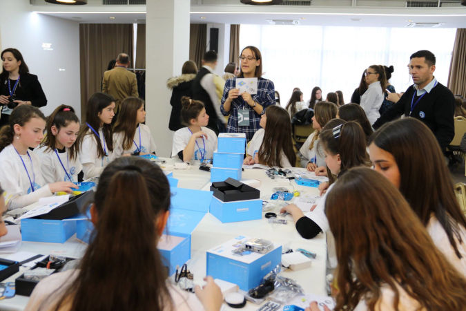 Girls from ten municipalities in Kosovo take part in which the “Girls Innovate for Change” workshop, where they acquire skills related to robotics, 3D design and printing, programming as well as web design Photo Credits: UNICEF Kosovo Programme