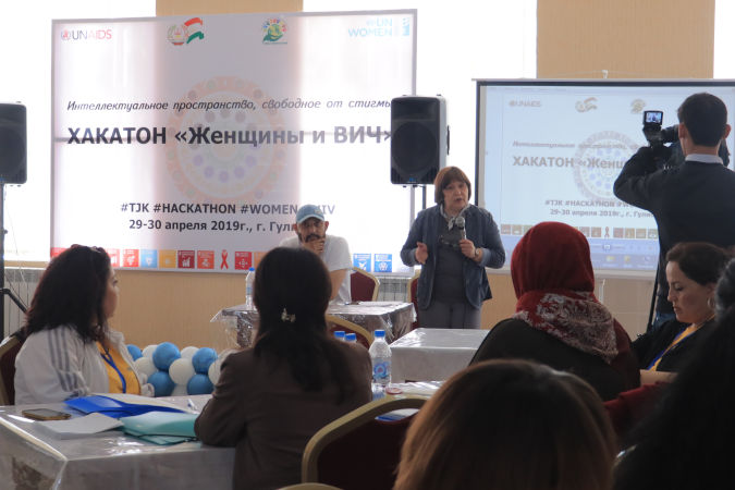 The opening remark and presentations at the event. Photo: LLC KTM (Kashfiyot Takhlil Mashvarat)