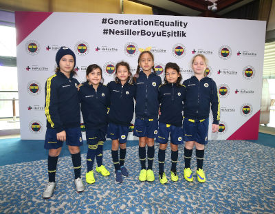 Girl Football Students from Fenerbahçe Sports Schools. Photo: Fenerbahçe Sports Club