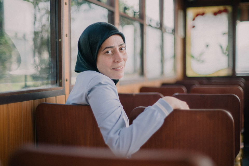 Having set off in a new direction with her life using her newly acquired skills, Rafif Hamami, a 36-year-old Syrian refugee, says, “I aim to move forward.” Photo: UN Women/İlkin Eskipehlivan