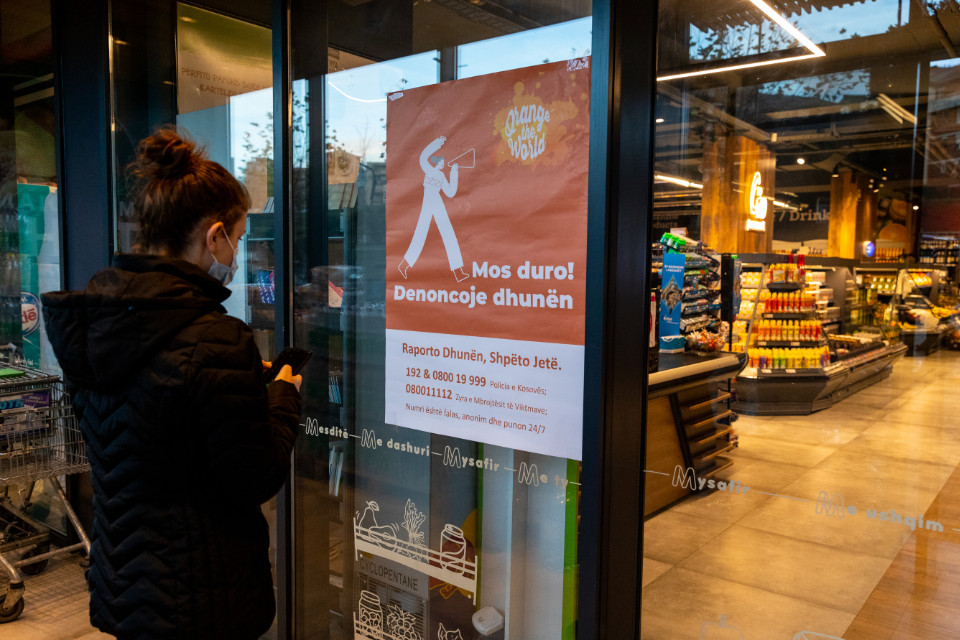 Learn where you can Report Violence in the Meridian Express Supermarkets. Photo: UN Women Kosovo