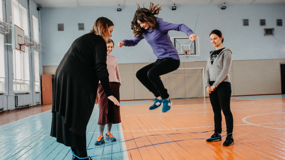 The director Nadia Parfan combines the symbol of children's game and reveal of professional paths and life stories of the Women in Arts 2021 award winners. Photo: UN Women Ukraine/Hanna Hrabarska