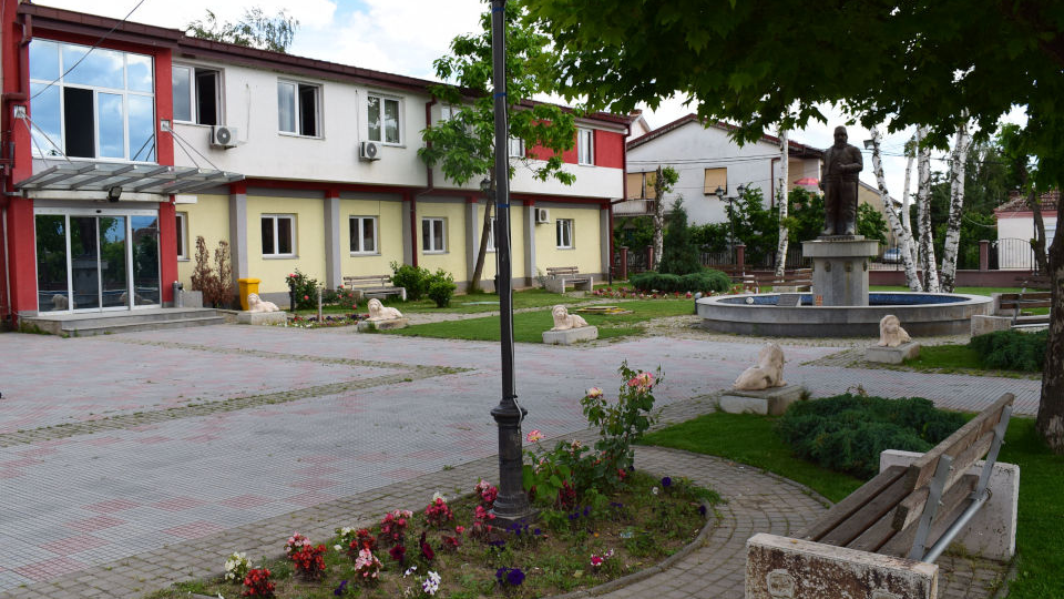 Municipal building of Municipality of Novaci. Photo curtesy of the Municipality of Novaci.