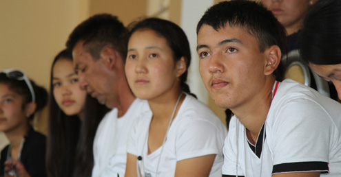 Students listen to a module on gender advocacy. Photo: UN Women/Umutai Dauletova