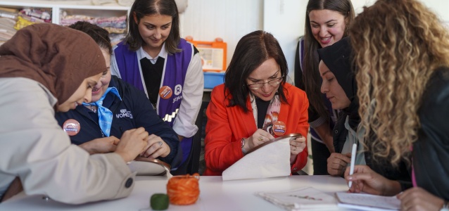 Asya Varbanova, UN Women Türkiye Country Director is embroidering with women at the Women’s Empowerment Hub in Hatay, Türkiye. Photo: İlkin Eskipehlivan / UN Women